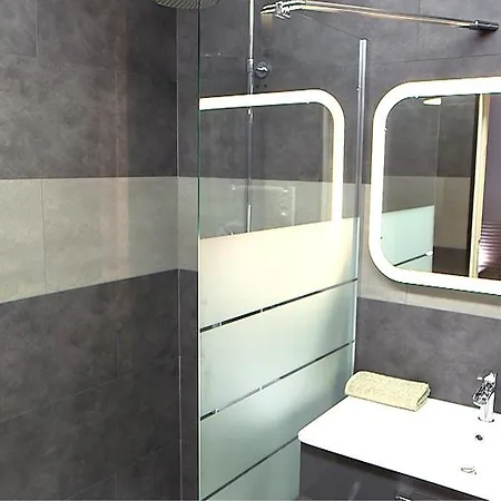 Les Rochelais 12b Apartament